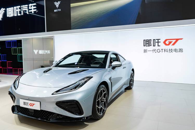 东莞企石镇鑫天通企业管理咨询哪吒汽车在智能汽车领域的表现，领途汽车在新能源汽车市场中的影响力